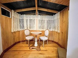 Hotel & Rooftop King Experience by David