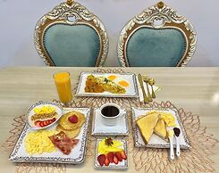 Hotel & Rooftop King Experience by David