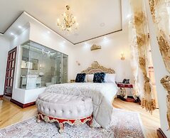 Hotel & Rooftop King Experience by David