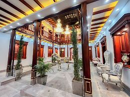 Hotel & Rooftop King Experience by David