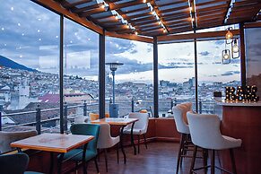 Hotel & Rooftop King Experience by David