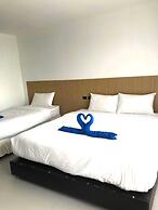 Rockstar Beach Apartments