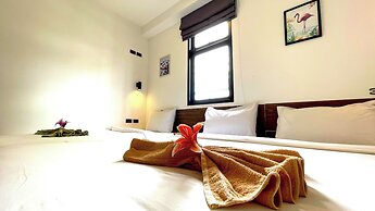 Rockstar Beach Apartments