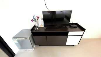 Rockstar Beach Apartments