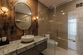 Luxhome Mekong Hotel