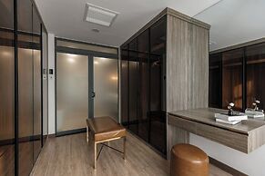 Luxhome Mekong Hotel