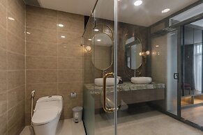 Luxhome Mekong Hotel