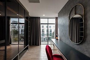 Luxhome Mekong Hotel