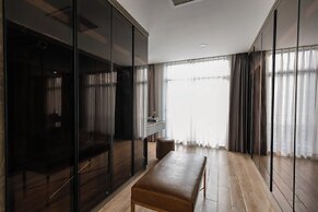 Luxhome Mekong Hotel