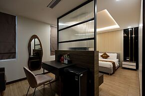 Luxhome Mekong Hotel