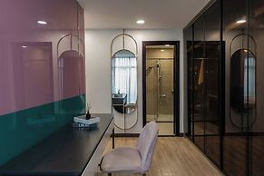 Luxhome Mekong Hotel