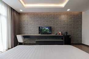 Luxhome Mekong Hotel