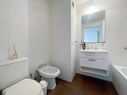 Spacious Studio in San Telmo With Balcony, Gym & Pool