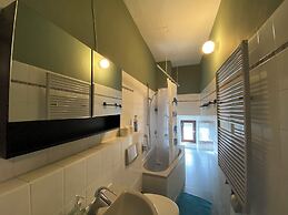 Room-spacious Room in Coliving Apartment