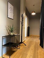 Room-spacious Room in Coliving Apartment