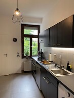 Room-spacious Room in Coliving Apartment