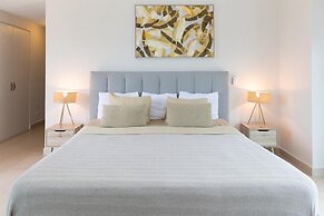 The Golf-view Condo by Acomodo