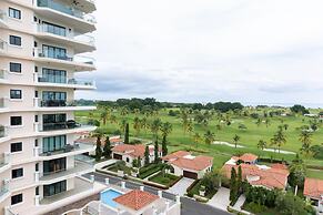 The Golf-view Condo by Acomodo