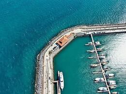 The Golf-view Condo by Acomodo