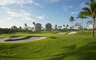 The Golf-view Condo by Acomodo