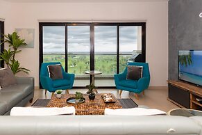 The Golf-view Condo by Acomodo