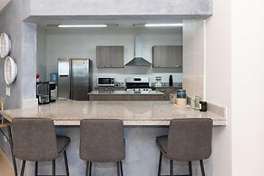 The Golf-view Condo by Acomodo