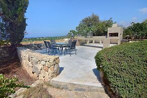 Incredible Large Villa In Paphos Sleeps 14 Children Pool, Jacuzzi, Hug