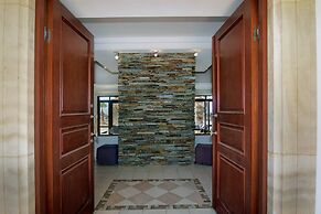 Incredible Large Villa In Paphos Sleeps 14 Children Pool, Jacuzzi, Hug