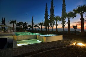 Incredible Large Villa In Paphos Sleeps 14 Children Pool, Jacuzzi, Hug