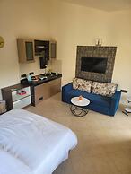 Elegant Studio In Assagaon