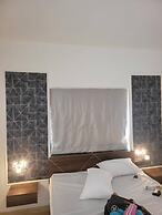 Elegant Studio In Assagaon