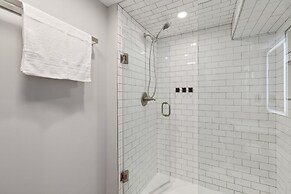 Charming 2BR Townhouse Condo in Heart of DC