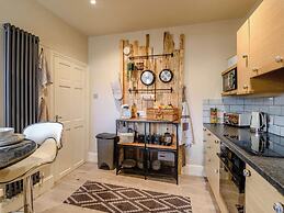 Nirvana Apartment Sunniest Spot in Scarborough