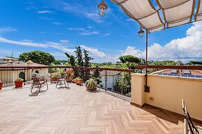 Terrazza Apuana A Few Steps From The Sea