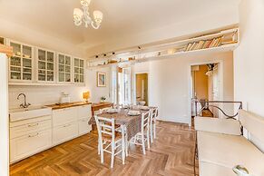 Terrazza Apuana A Few Steps From The Sea