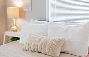 Fall Festivities - 4BR Home by IU Stadium Bloomington Bliss