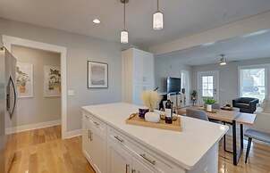 Fall Festivities - 4BR Home by IU Stadium Bloomington Bliss