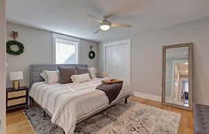 Fall Festivities - 4BR Home by IU Stadium Bloomington Bliss