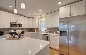 Fall Festivities - 4BR Home by IU Stadium Bloomington Bliss