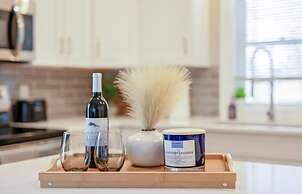 Fall Festivities - 4BR Home by IU Stadium Bloomington Bliss