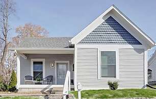 Fall Festivities - 4BR Home by IU Stadium Bloomington Bliss