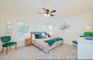 The Beehive New 4 Bedroom Listing Next to CNU