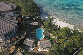 Beautiful Secluded 8 Bedroom Beach Villa With Pool