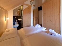 Amazing Chalet With Sauna