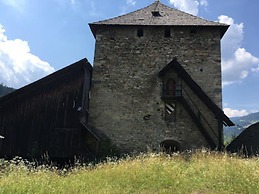 Inviting Chalet on the ski Slopes