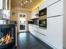 Majestic Chalet With Sauna