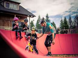 Inviting Chalet on the Ski-slope