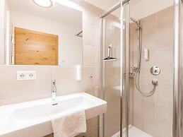 Inviting Chalet on the Ski-slope