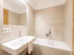 Spacious Apartment With Terrace