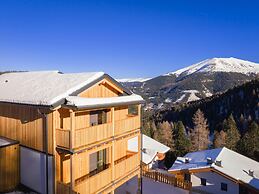 Spacious Apartment With Terrace